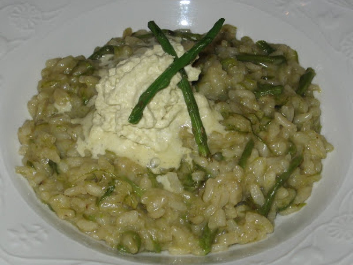 Risotto con asparagi selvatici di Sardegna e la sua spuma aromatizzata al basilico