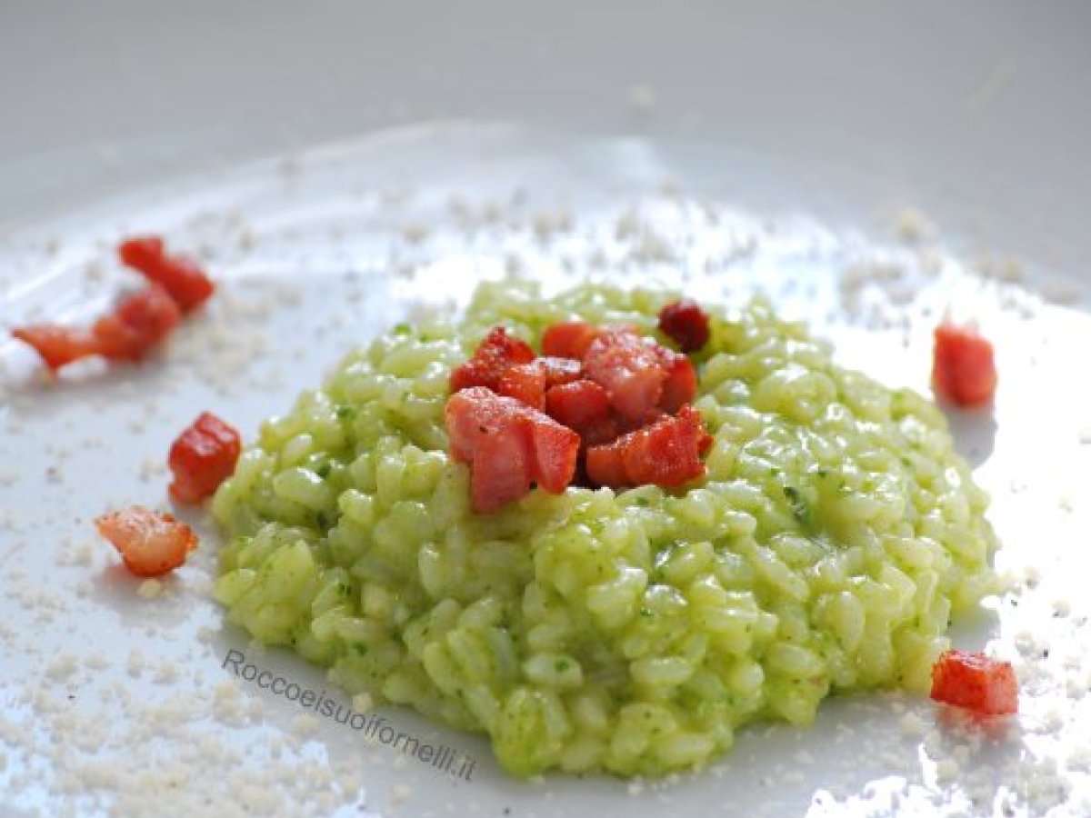 Risotto con crema di piselli e pancetta