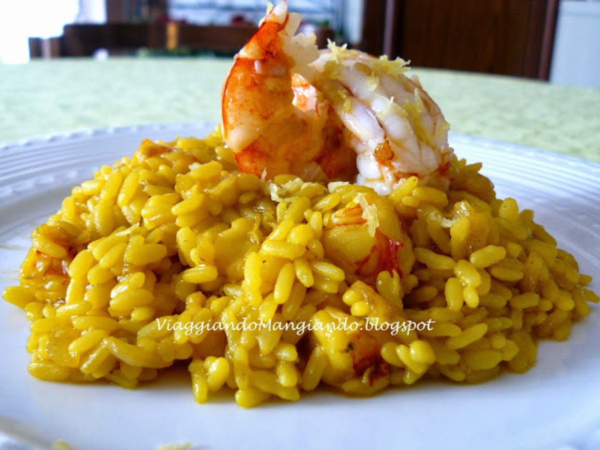 Risotto con gamberi, bucce di limone e zafferano... a modo mio