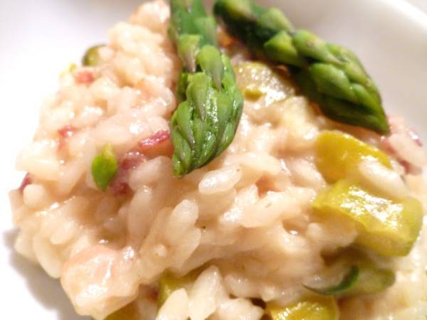 Risotto con punte di asparagi e guanciale