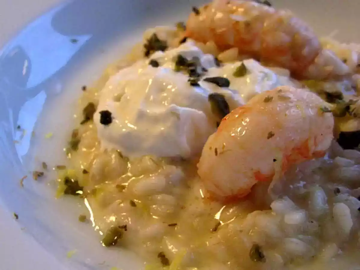 Risotto con scampi, burrata e capperi