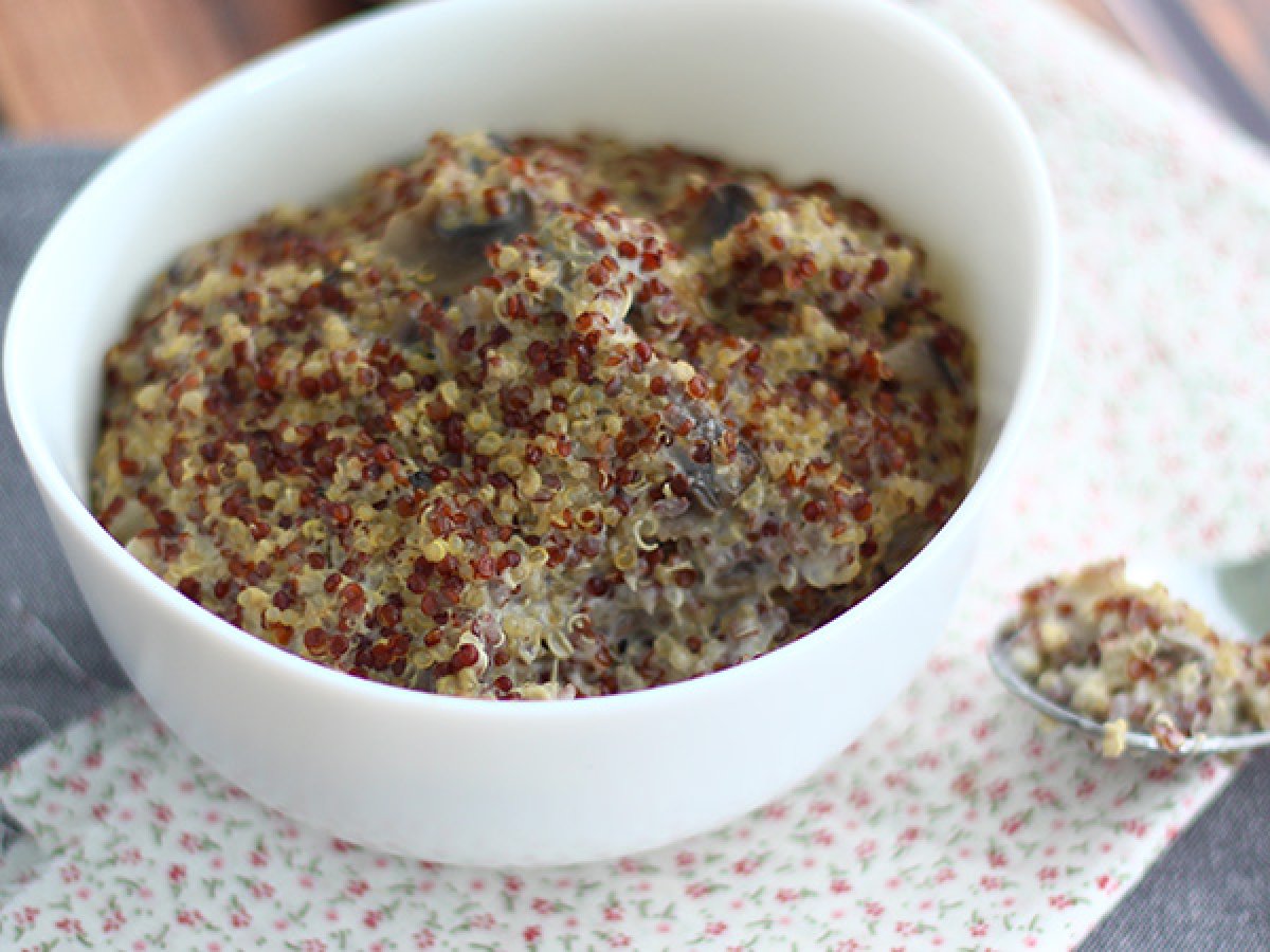 Risotto di quinoa ai funghi, una ricetta vegana facile e saporita - foto 3