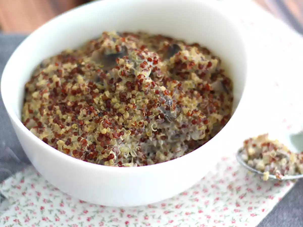 Risotto di quinoa ai funghi, una ricetta vegana facile e saporita - foto 3