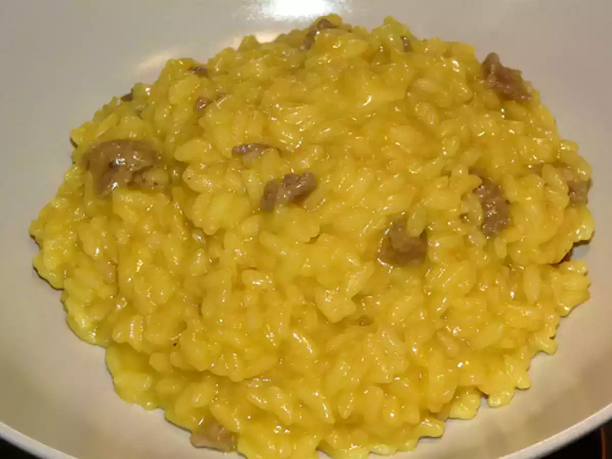 Risotto (giallo) con la salsiccia al finocchio