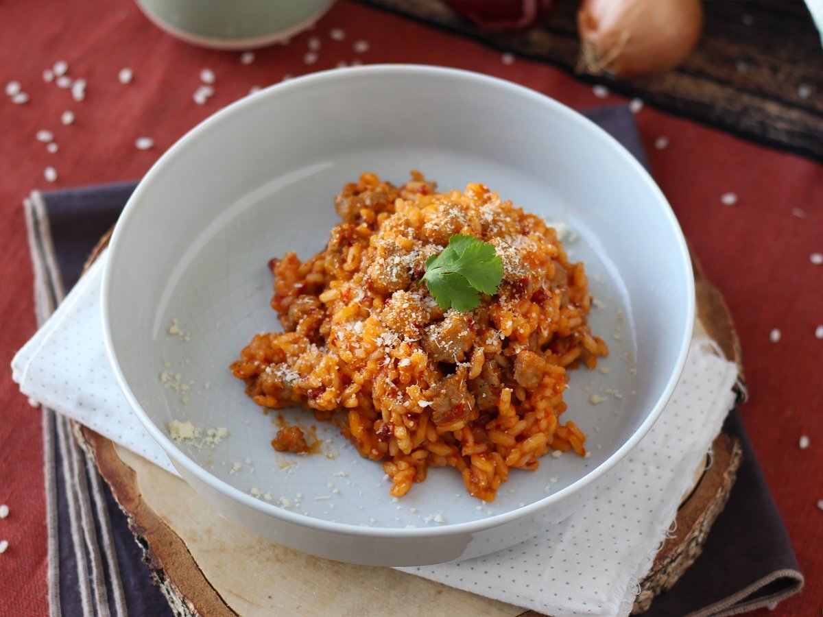 Risotto 'nduja e salsiccia, un primo piatto dal gusto intenso - foto 5