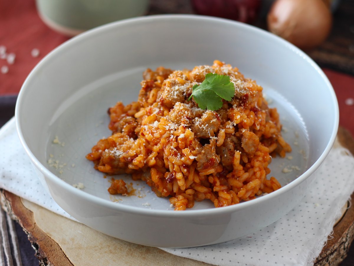 Risotto 'nduja e salsiccia, un primo piatto dal gusto intenso - foto 3