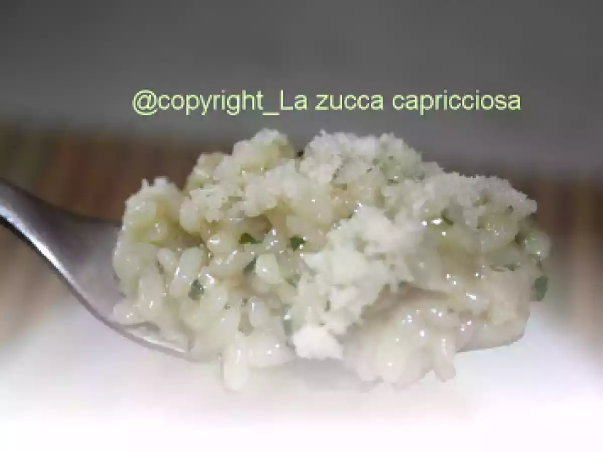 Risotto parmigiano con pesto basilico e piselli - foto 2