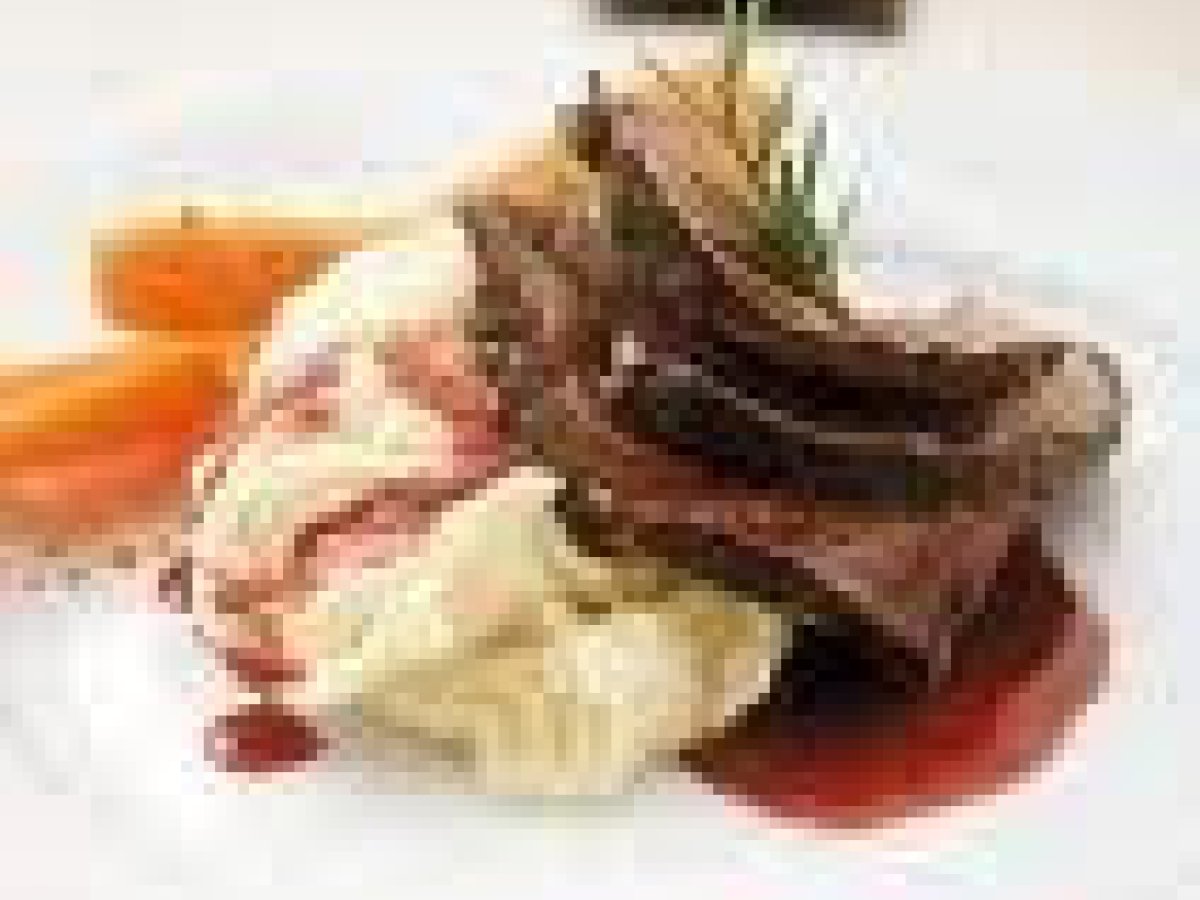 Roast beef con pistacchi e purè saporito