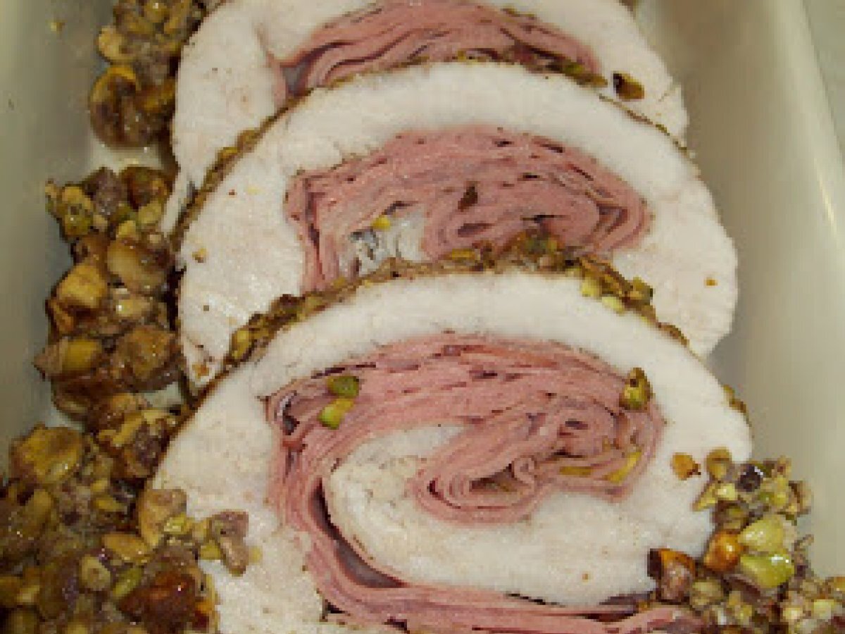 ROLLATA DI TACCHINO IN CROSTA DI PISTACCHI