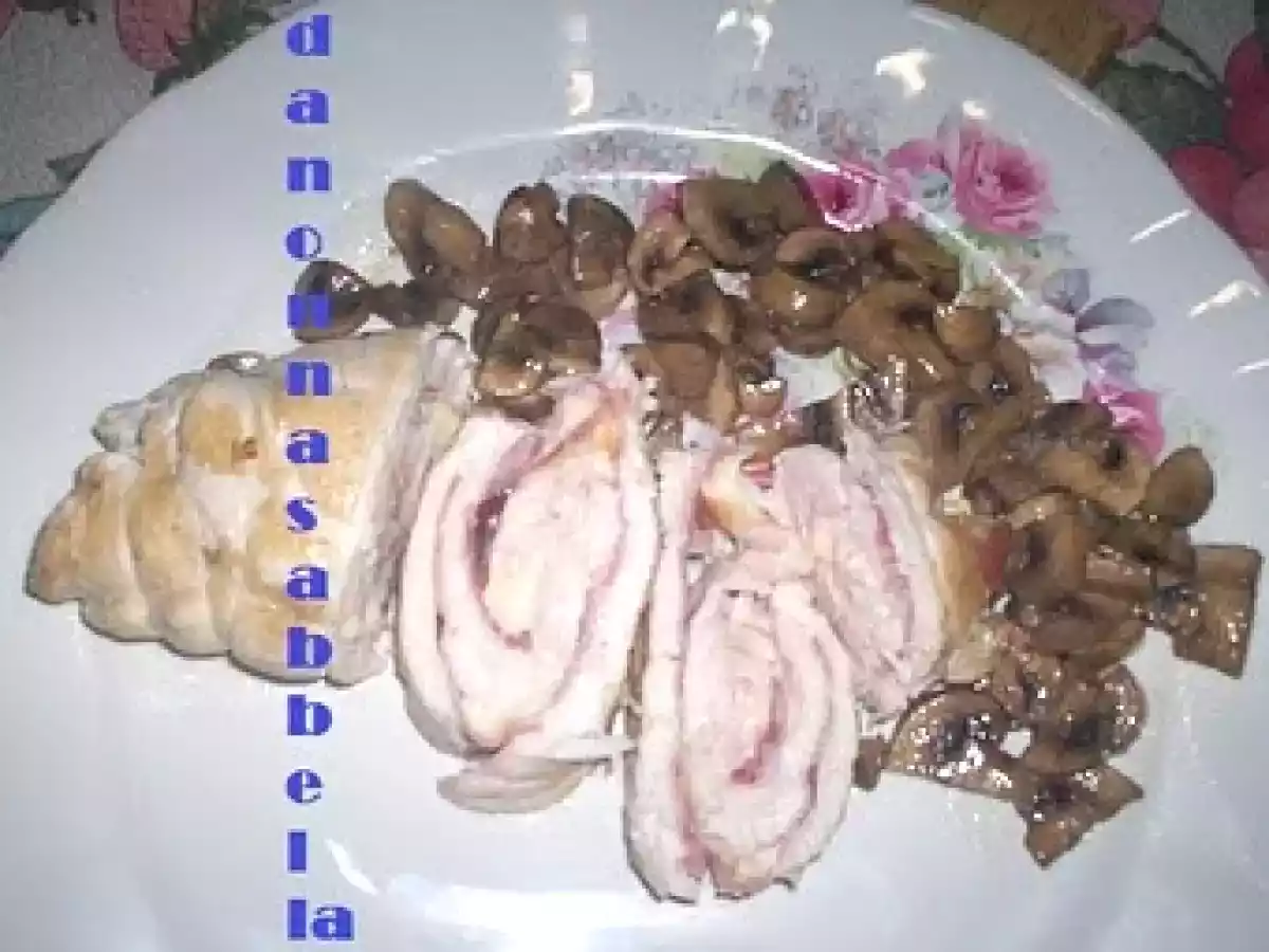 ROLLE' DI POLLO CON LONZA DI MAIALE E SCAMORZA AFFUMICATA - foto 3