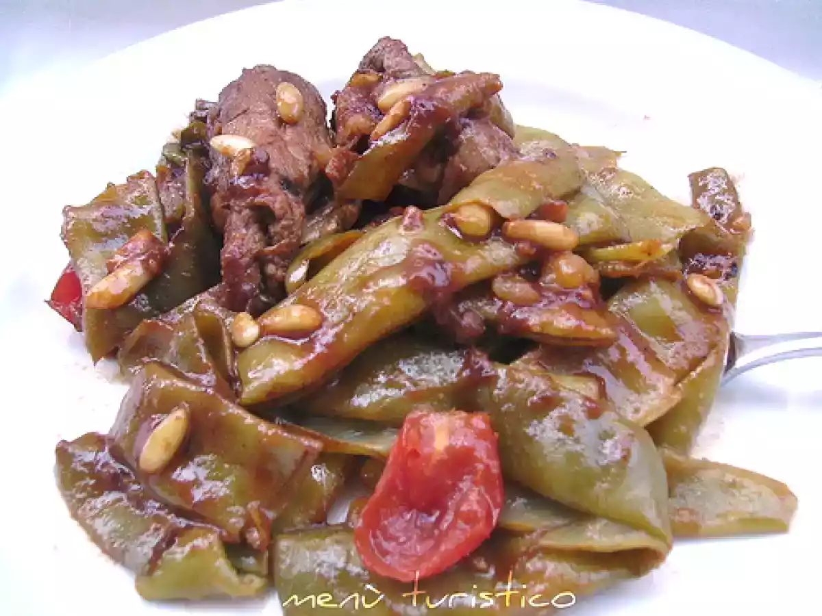 Rotolini di carne con fagiolane (taccole) e pinoli - foto 2