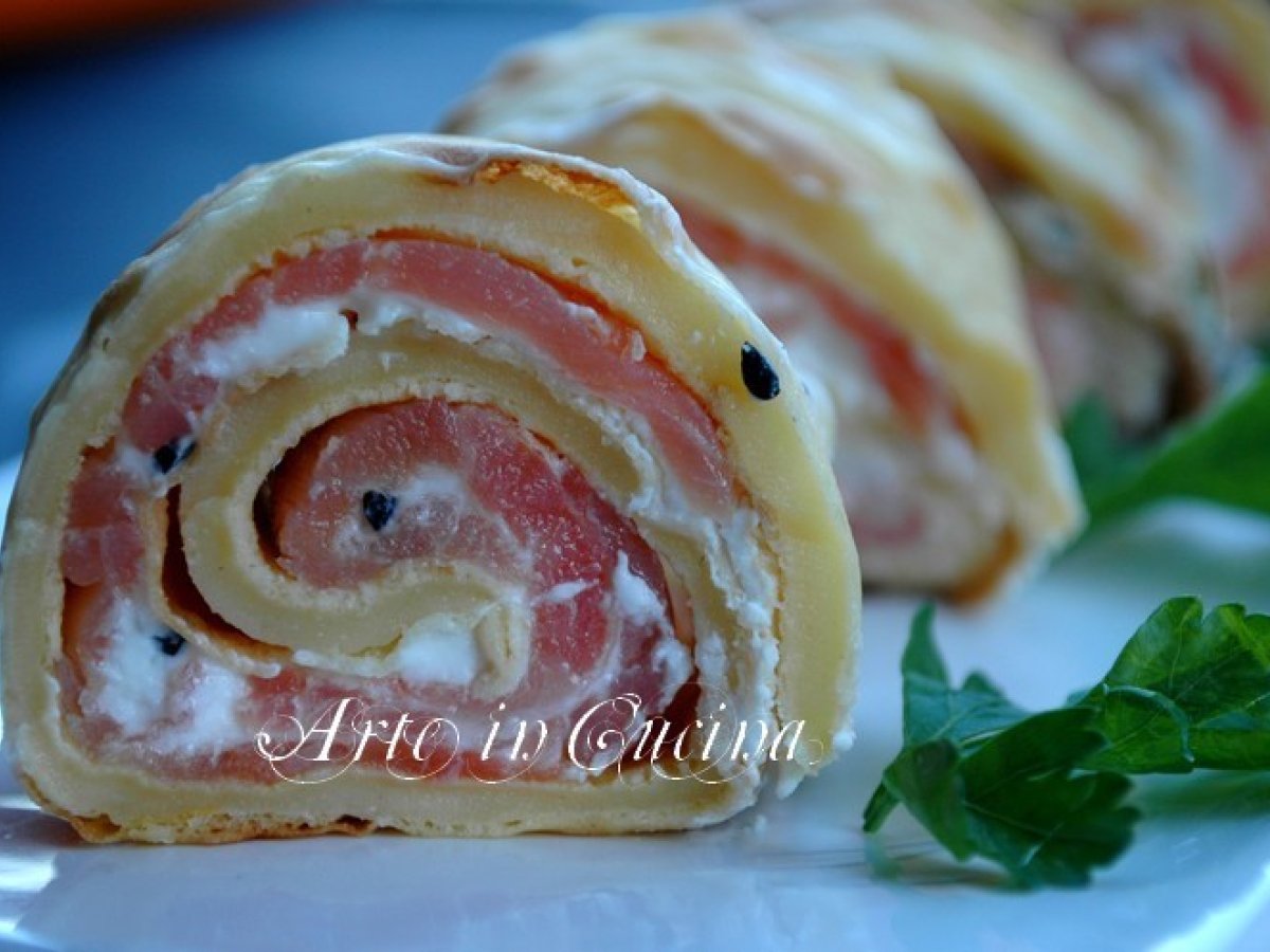 Rotolini di crepes salmone e ricotta