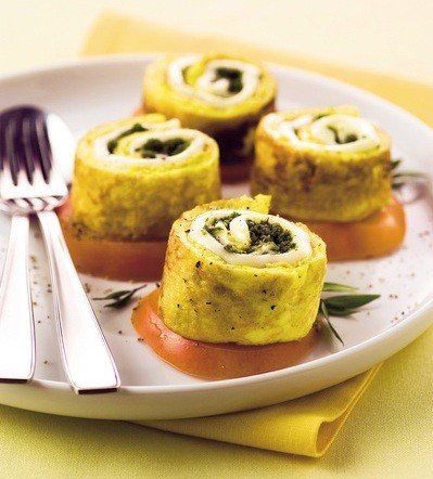 Rotolini di frittata al pesto - Ricetta Petitchef