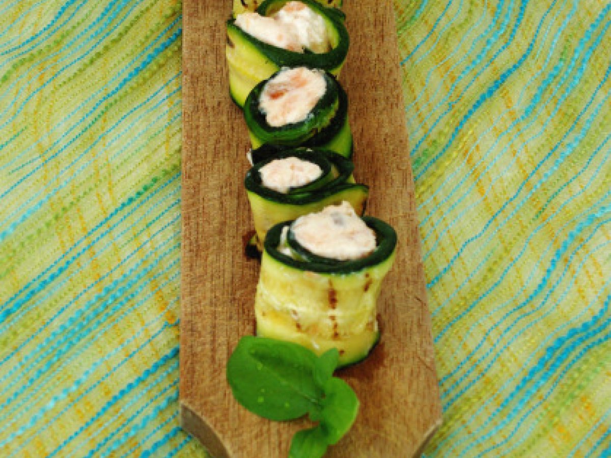 Rotolini di zucchine, robiola&salmone - foto 2