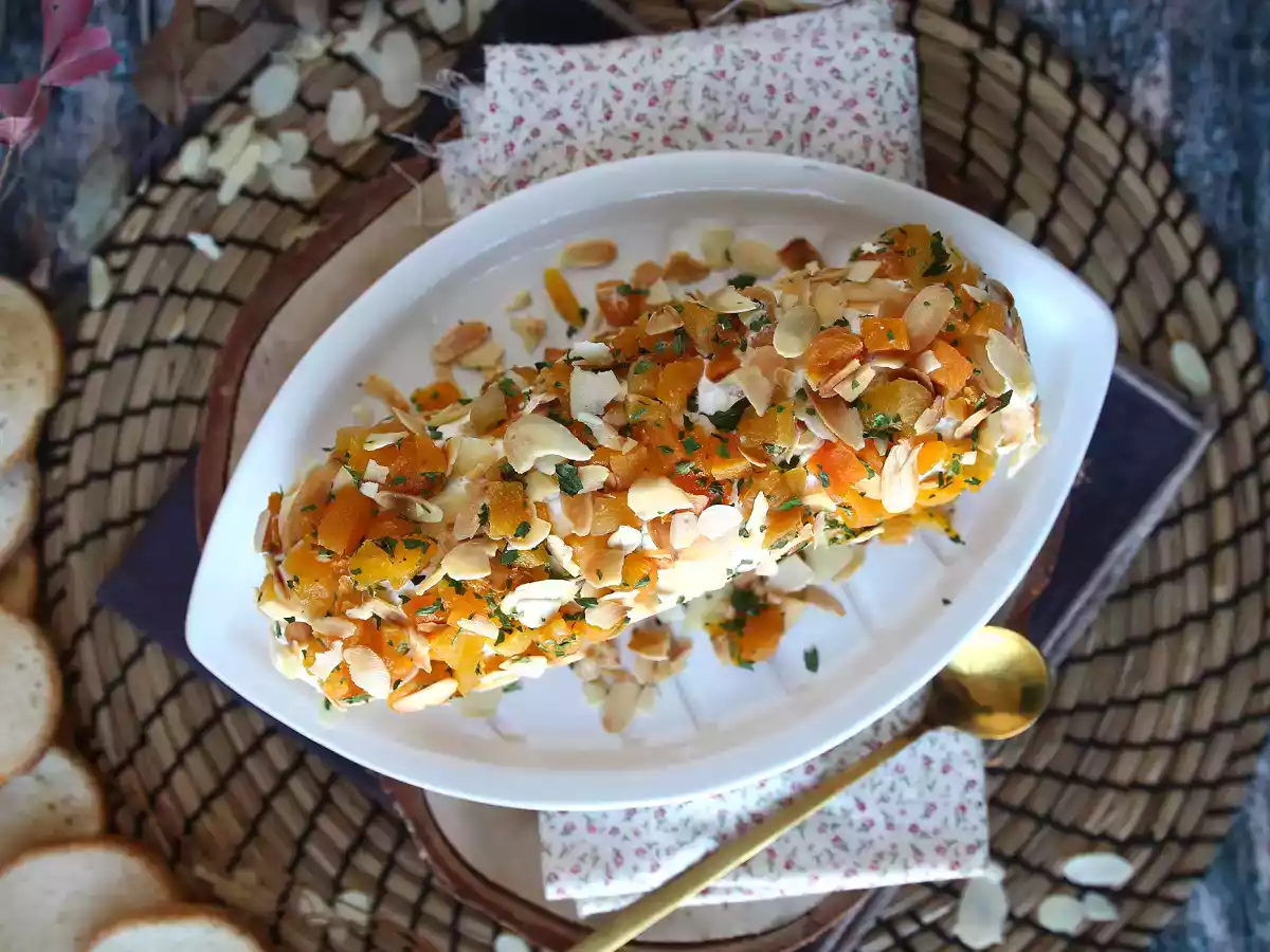 Rotolo con philadelphia, prosciutto crudo, albicocche secche e mandorle - foto 3