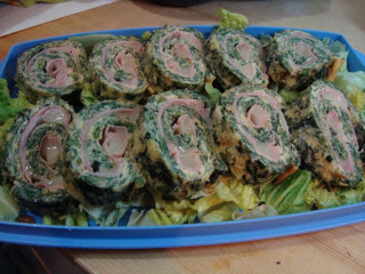 Rotolo di frittata agli spinaci con prosciutto e provola - foto 2