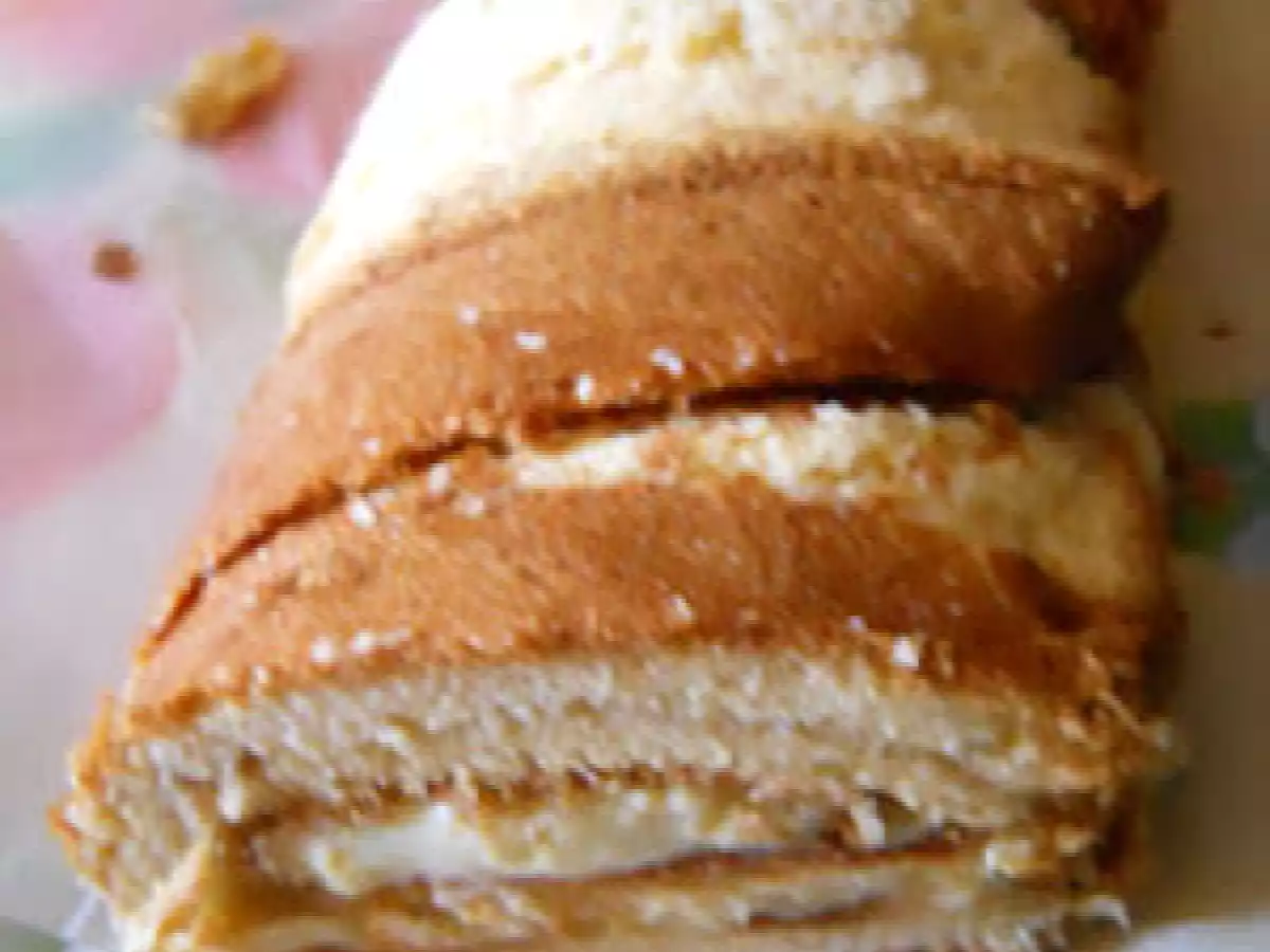 Rotolo di pandoro alla crema