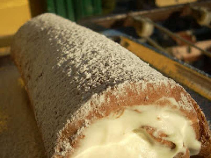 Rotolo di pasta biscotto con crema al latte condensato, foto 1