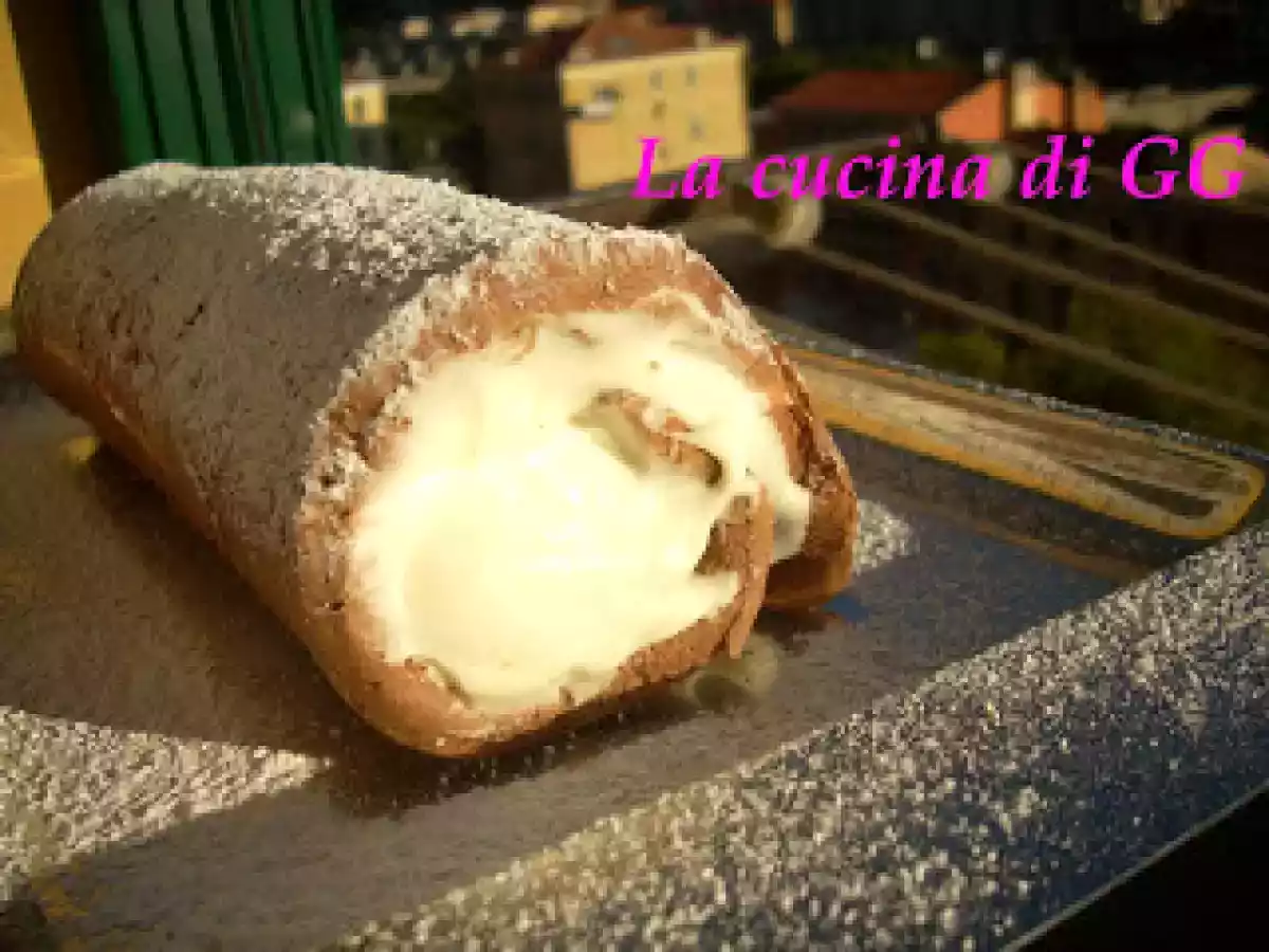 Rotolo di pasta biscotto con crema al latte condensato - foto 3