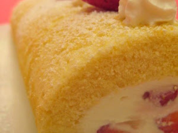 Rotolo di pasta biscotto con ricotta e fragole, foto 2