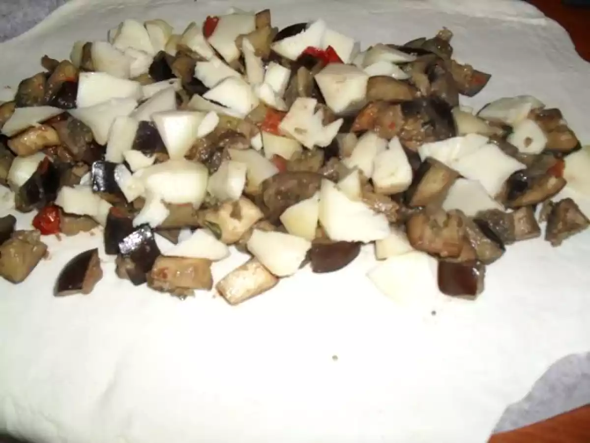 Rotolo di pasta con melanzane e provola di Anna Moroni eseguita da KILLBILL - foto 4