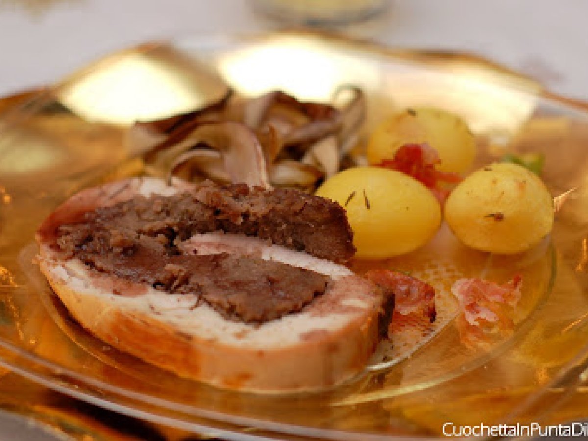 Rotolo di Tacchino con Radicchio e Castagne