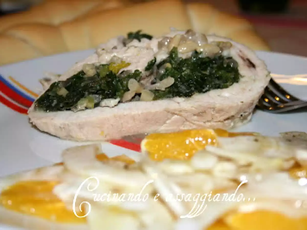 Rotolo di tacchino con spinaci, pinoli e gorgonzola
