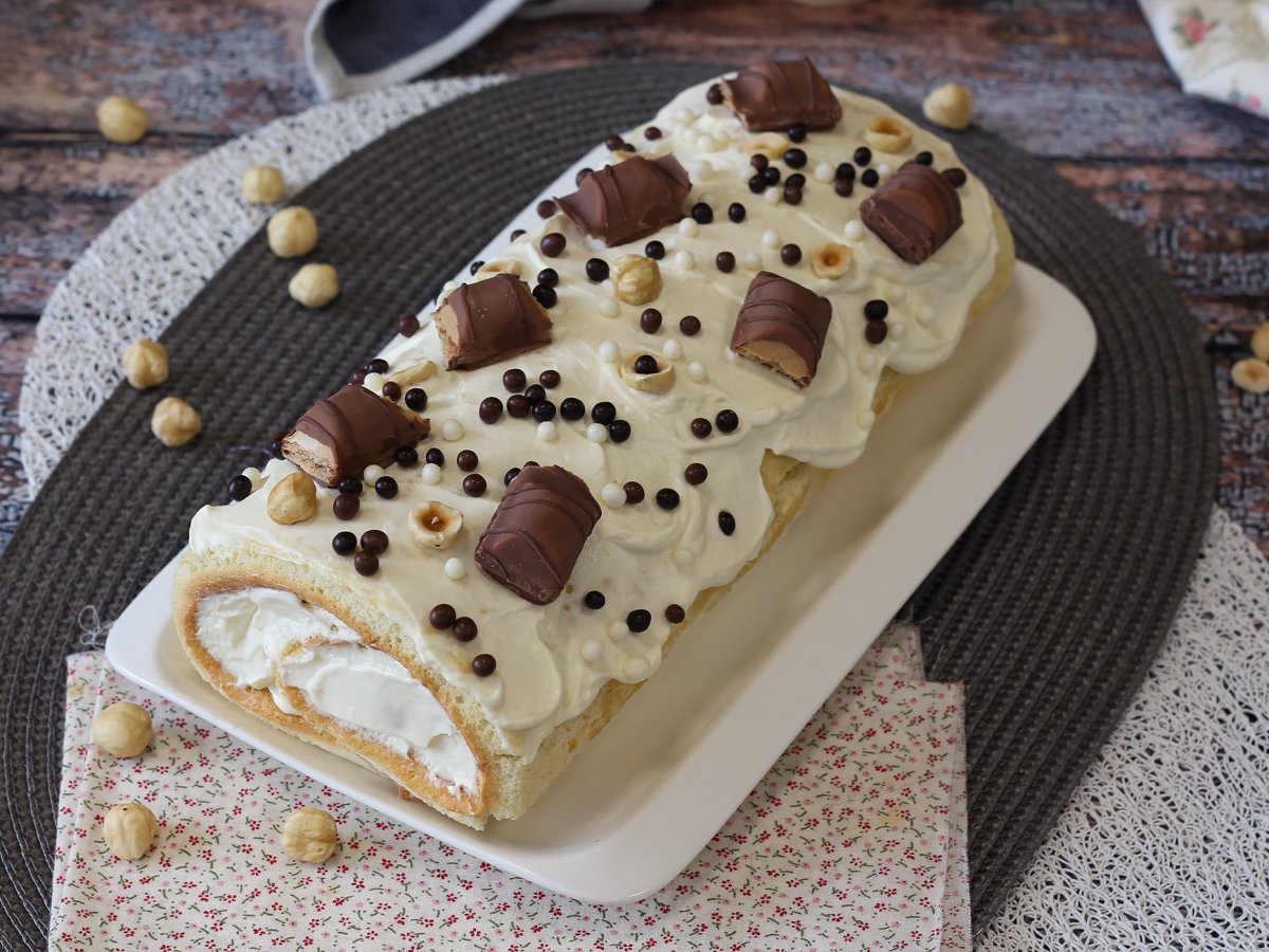 Rotolo Kinder Bueno, perfetto come dolce di compleanno o come tronchetto di Natale, foto 8
