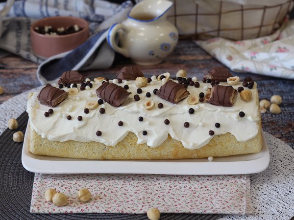 Rotolo Kinder Bueno, perfetto come dolce di compleanno o come tronchetto di Natale