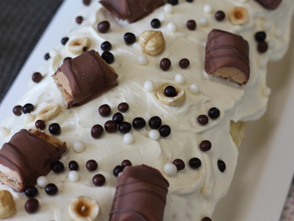 Rotolo Kinder Bueno, perfetto come dolce di compleanno o come tronchetto di Natale, foto 7
