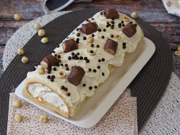 Rotolo Kinder Bueno, perfetto come dolce di compleanno o come tronchetto di Natale, foto 8