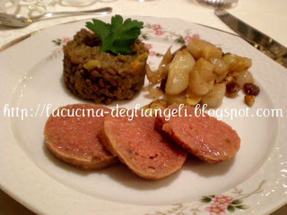 Ruote di cotechino con cipolle in agrodolce e lenticchie - foto 2