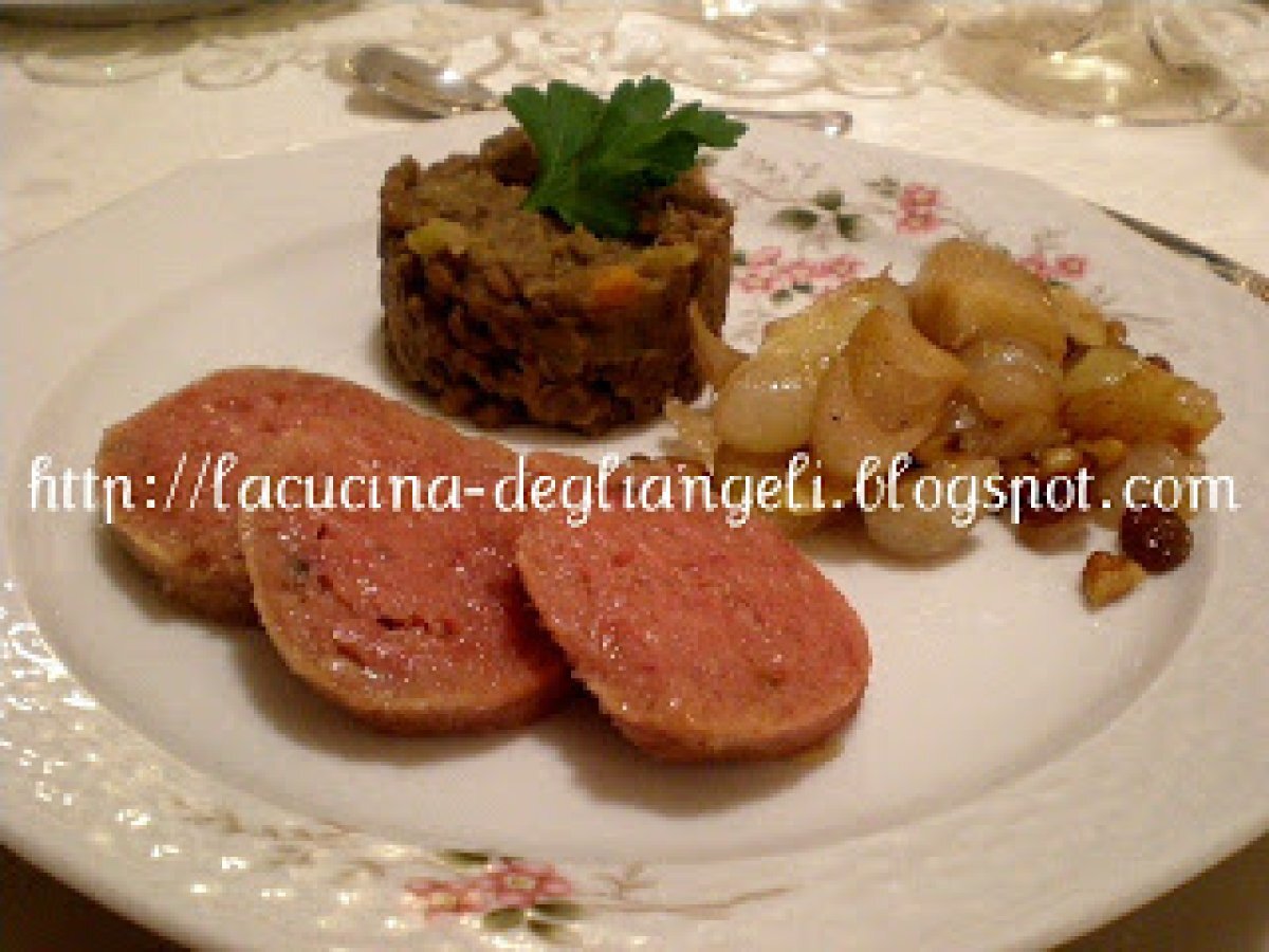 Ruote di cotechino con cipolle in agrodolce e lenticchie - foto 3