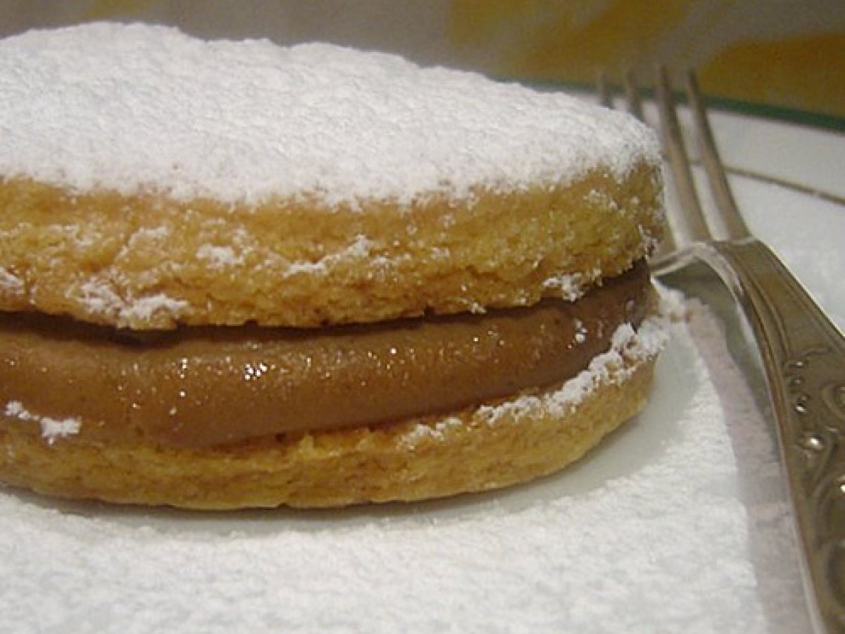 Sablés alla crema di castagne al caffè e marron glacé.