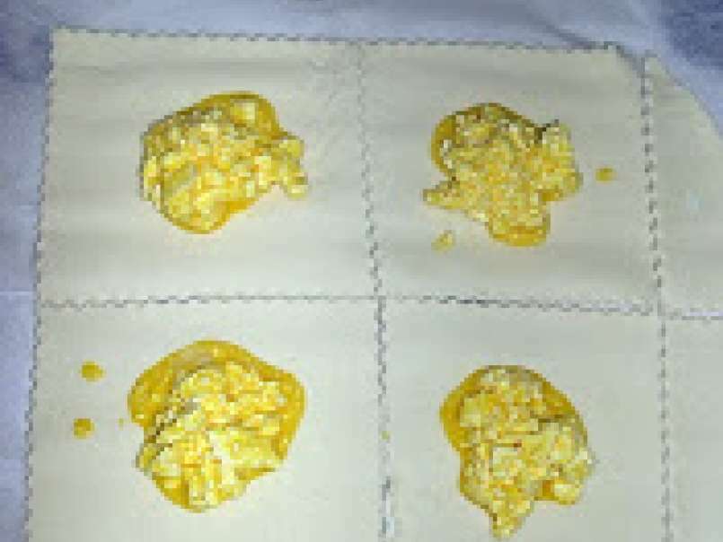 Saccottini di sfoglia con uovo e feta - foto 2