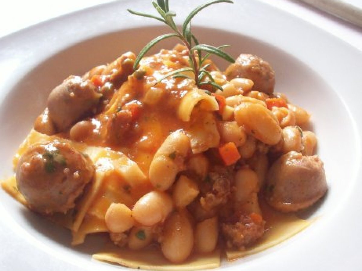 Sagne fagioli e salsicce