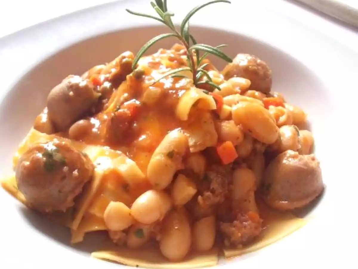 Sagne fagioli e salsicce