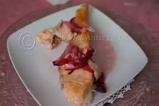 Salmone al forno con cipolle di tropea