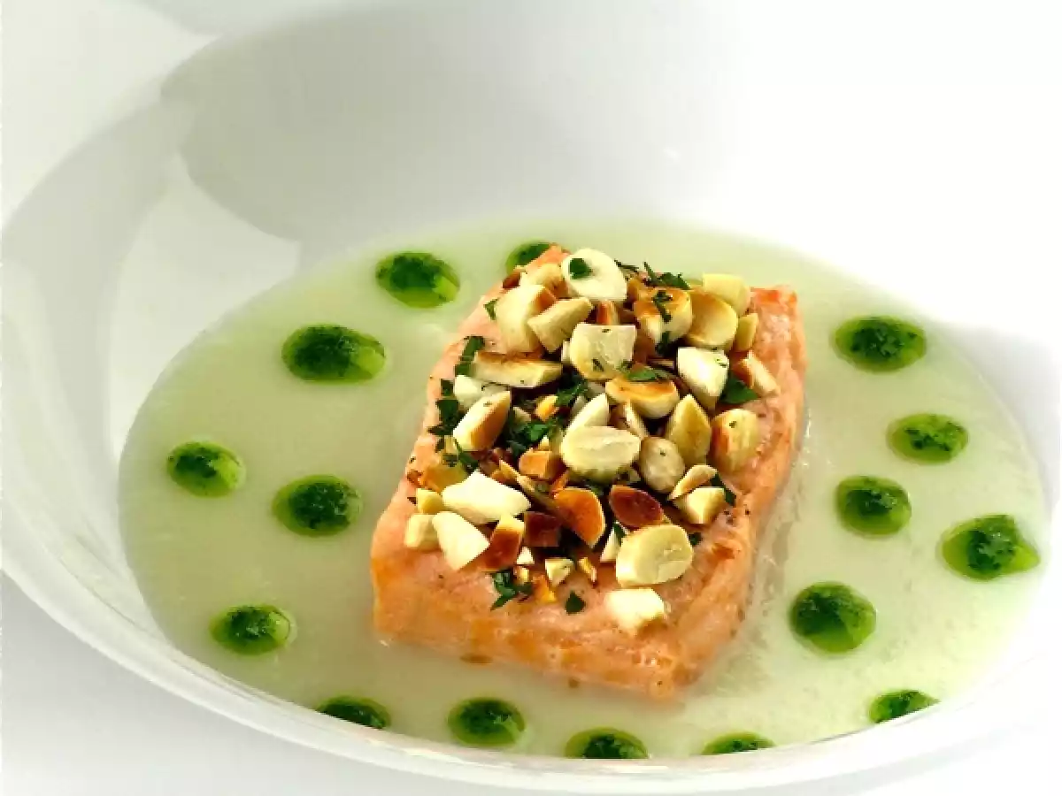 Salmone al vapore in crosta di mandorle e salsa di finocchi - foto 2