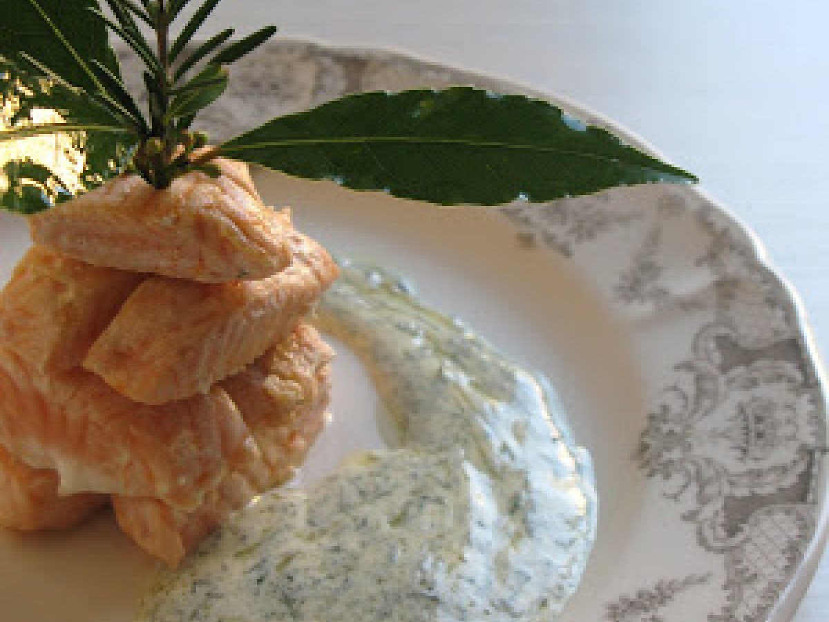 Salmone e salsa allo yogurt