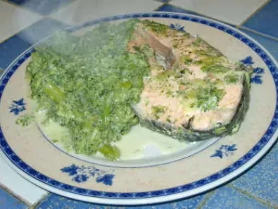 Salmone in crema di porri e broccoli