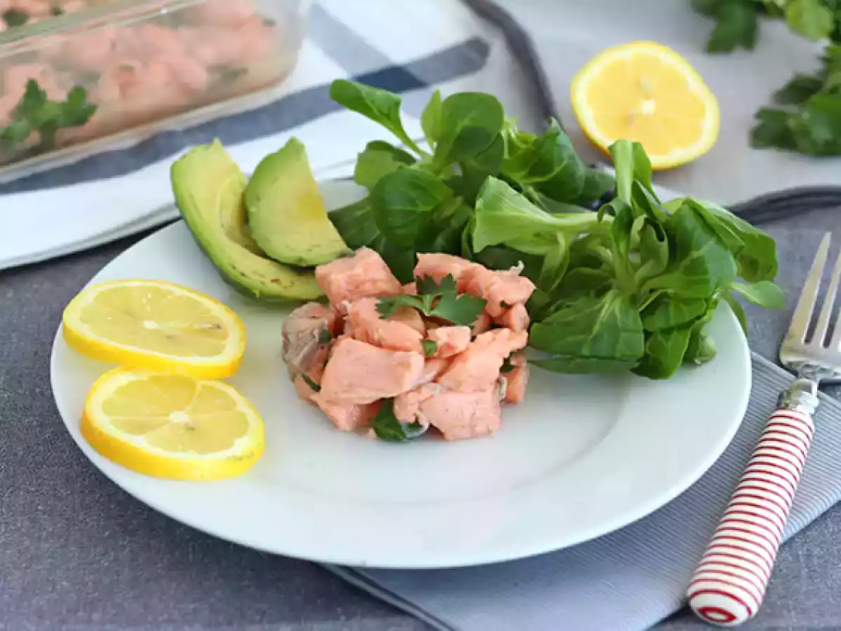 Salmone marinato, la ricetta facile e gustosa