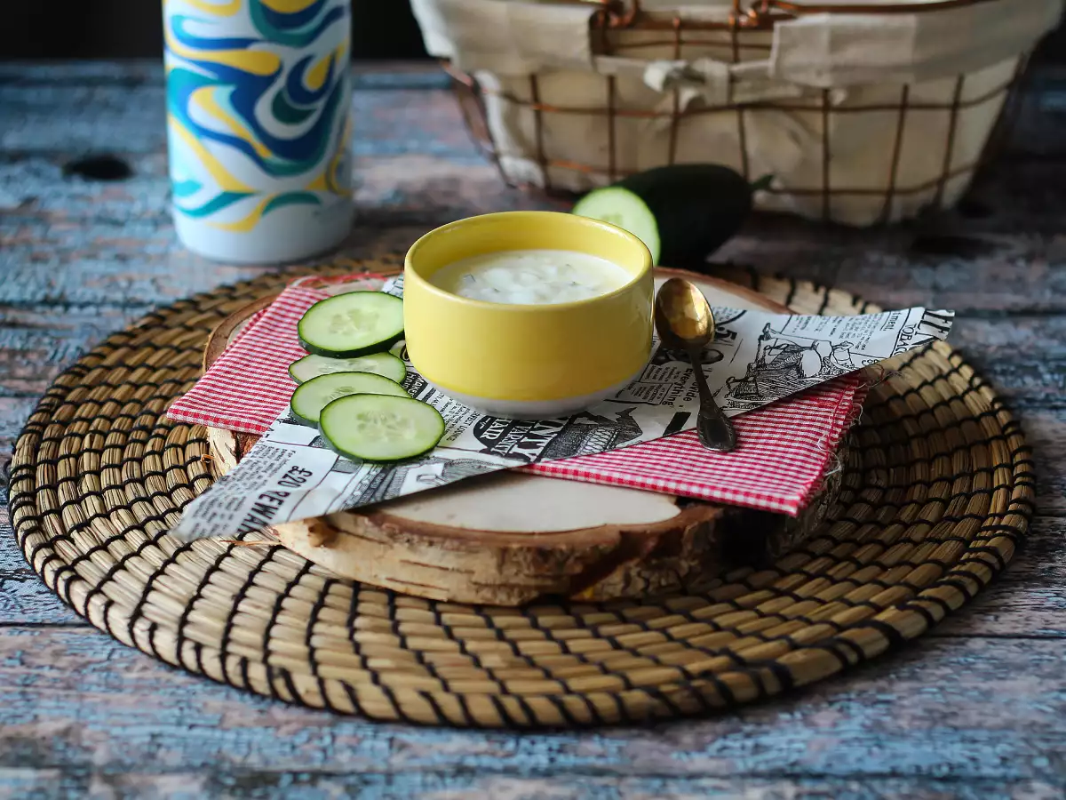 Salsa allo yogurt greco, cetrioli e cipolla - foto 3