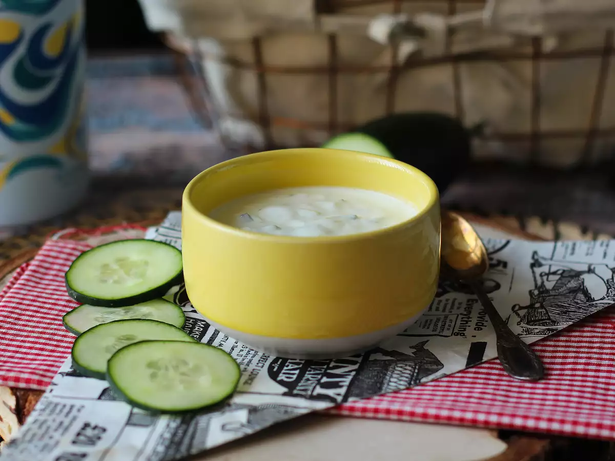 Salsa allo yogurt greco, cetrioli e cipolla - foto 4