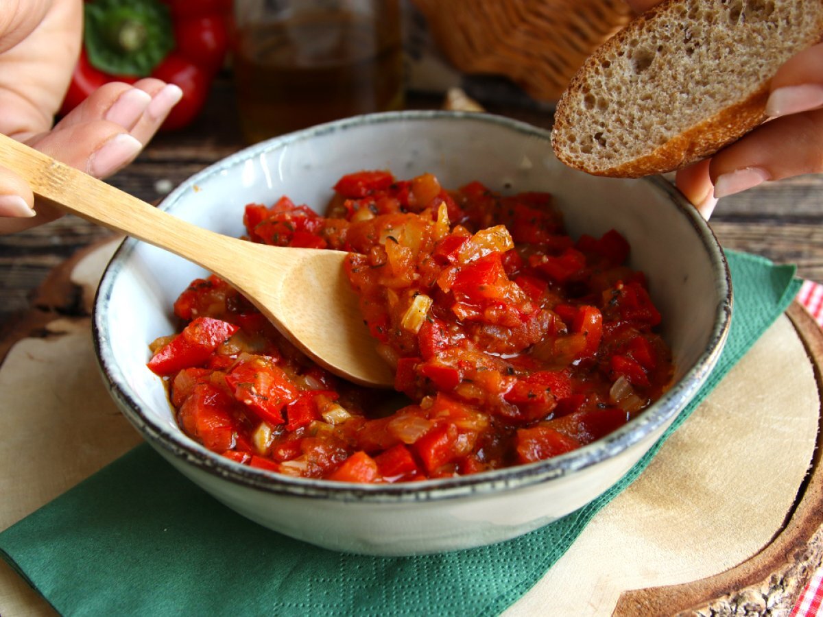 Salsa pomodoro e peperoni: ricetta semplice per condire la pasta - foto 4