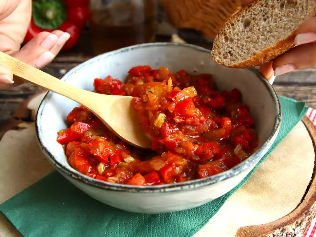 Salsa pomodoro e peperoni: ricetta semplice per condire la pasta - foto 4