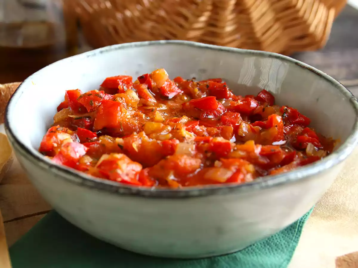 Salsa pomodoro e peperoni: ricetta semplice per condire la pasta - foto 5