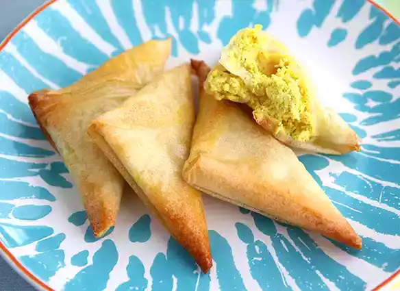 Samosa al curry, la ricetta indiana facilissima da preparare!