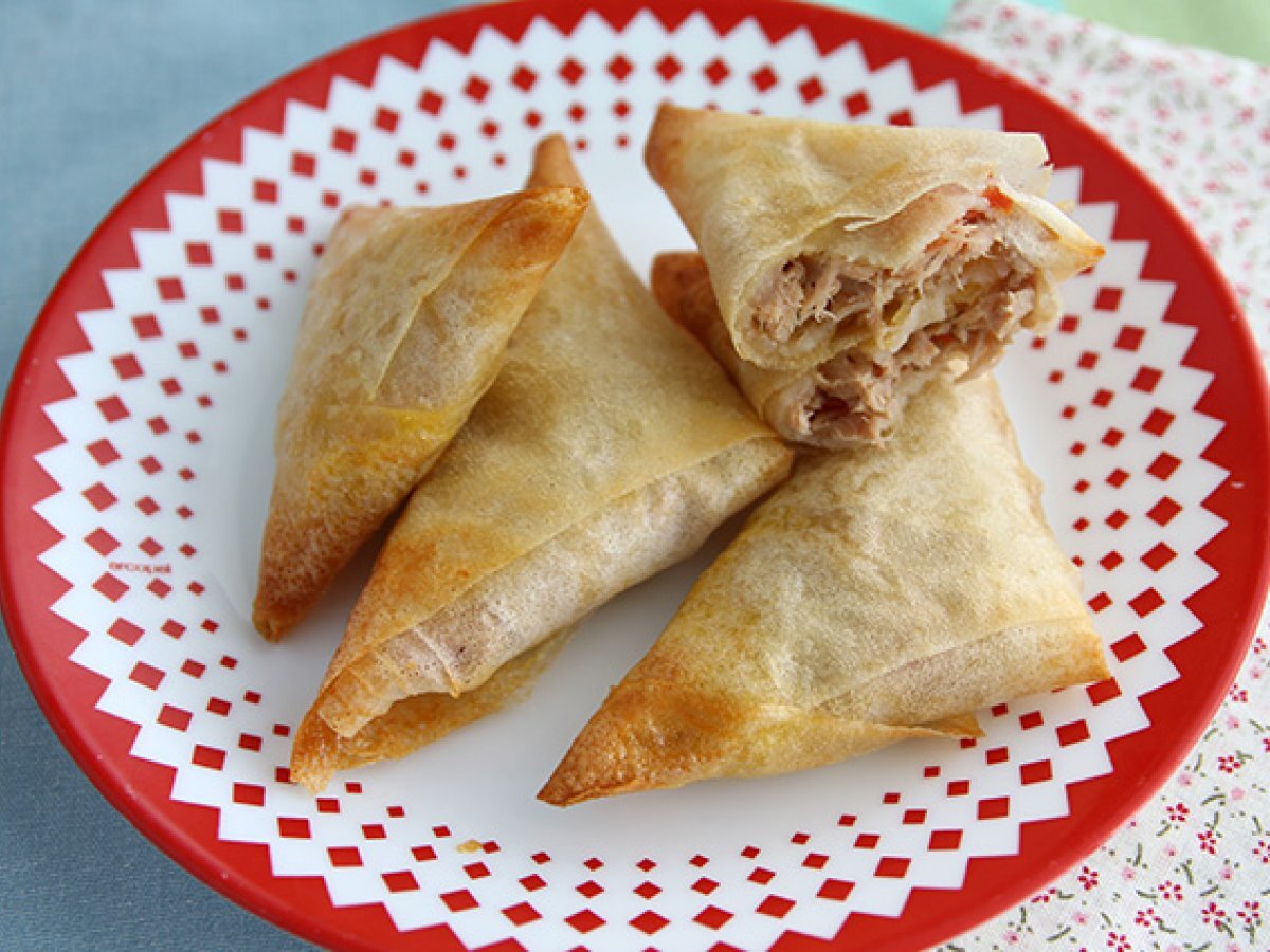 Samosa tonno e pomodoro