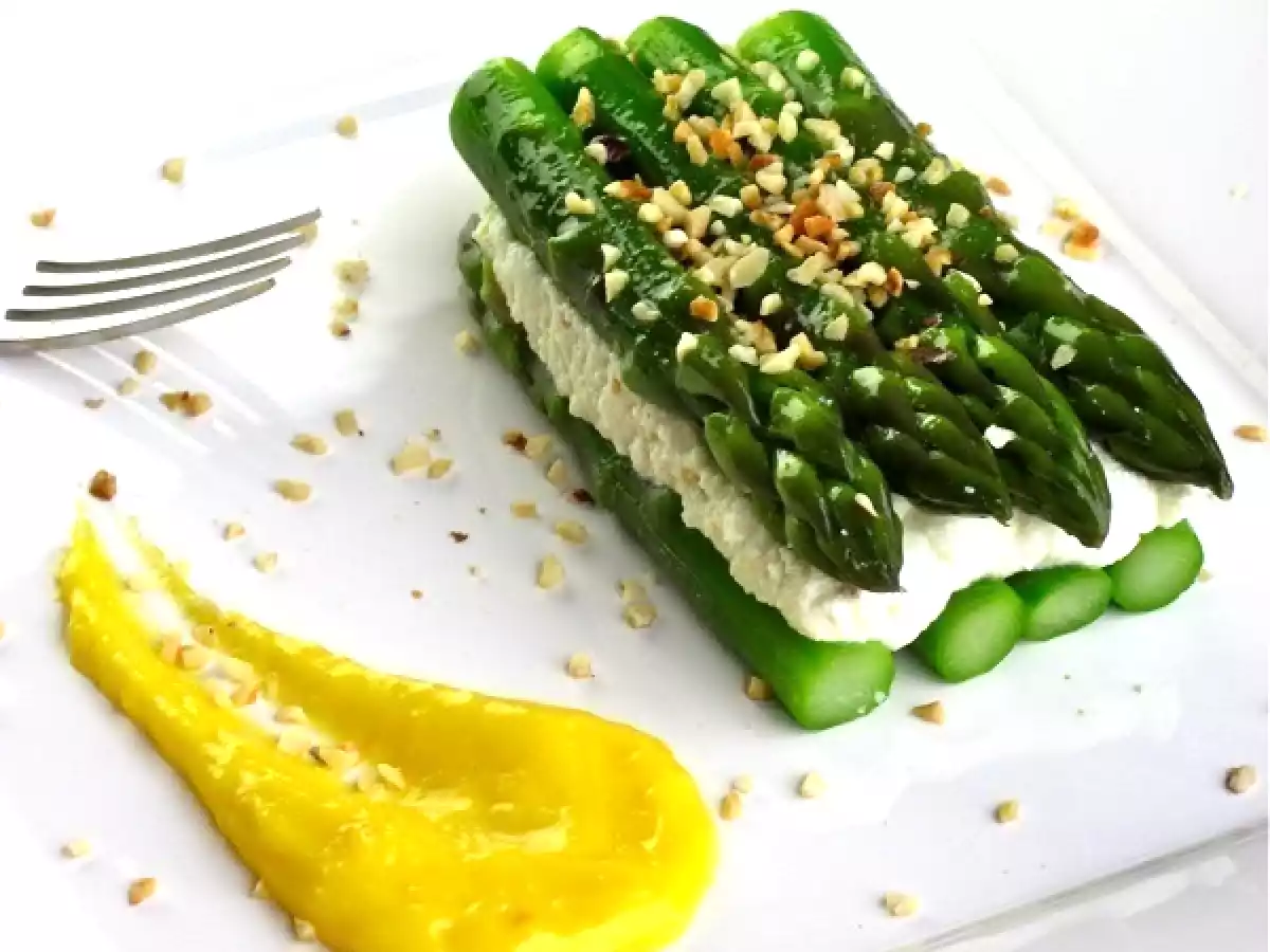Sandwich di asparagi e ricotta con zabaione al parmigiano